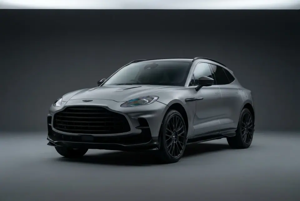 Aston Martin DBX707 — front three quarter