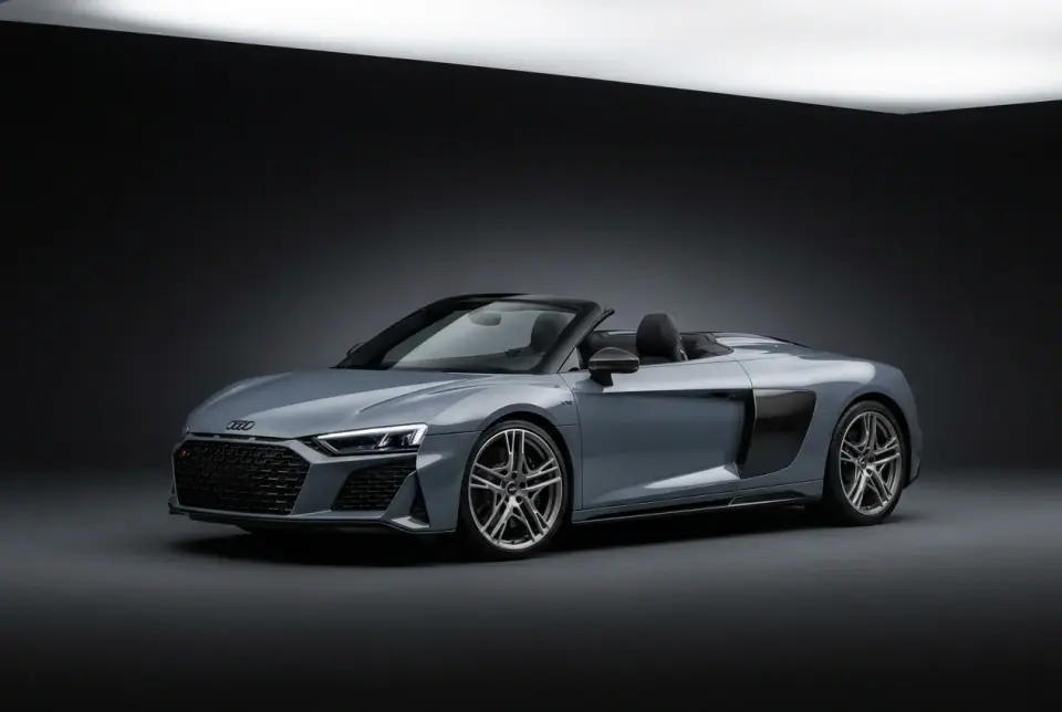 Audi R8 Spyder V10 performance quattro — front three quarter