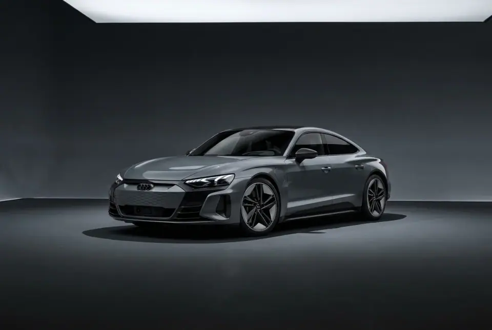 Audi RS e-tron GT — front three quarter