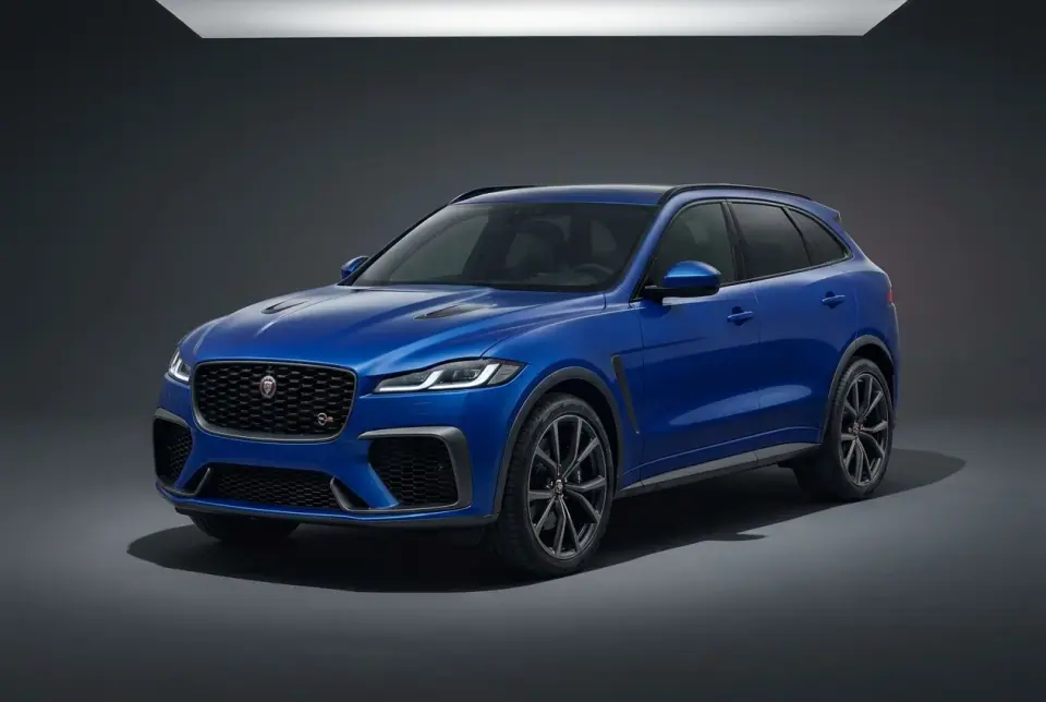 Jaguar F-Pace SVR — front three quarter