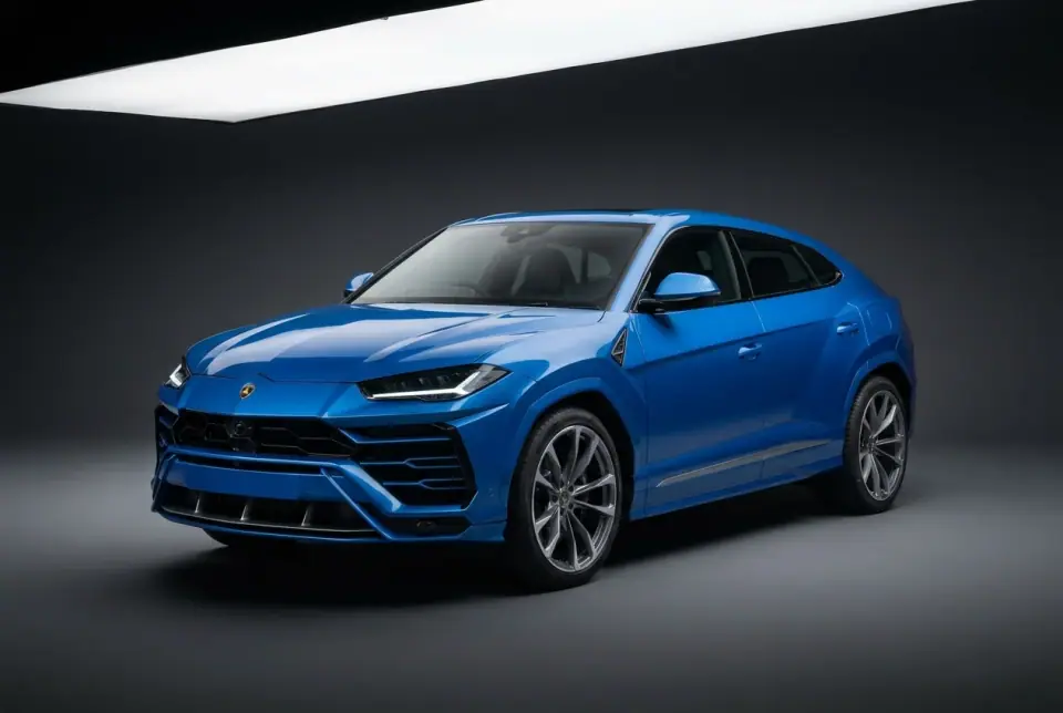 Lamborghini Urus SE — front three quarter