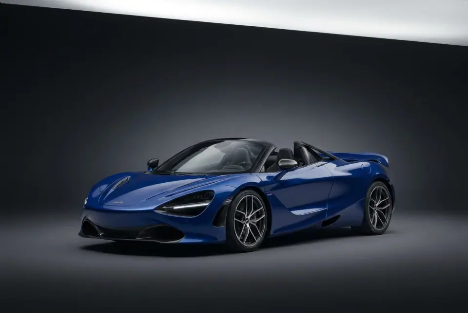 McLaren 750S Spider — front three quarter