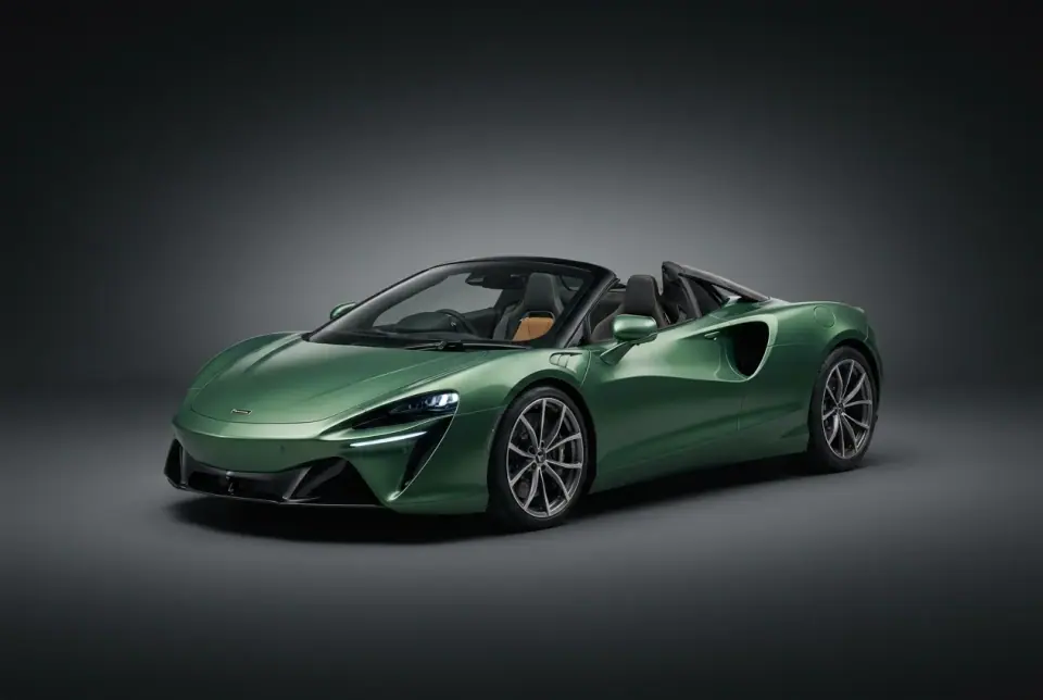 McLaren Artura Spider — front three quarter