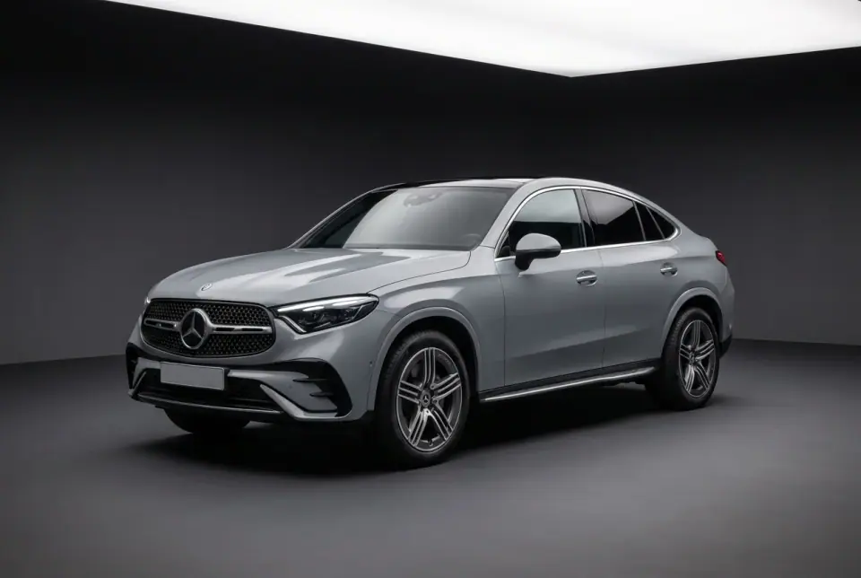Mercedes-Benz GLC Coupé 300 4MATIC AMG Line — front three quarter