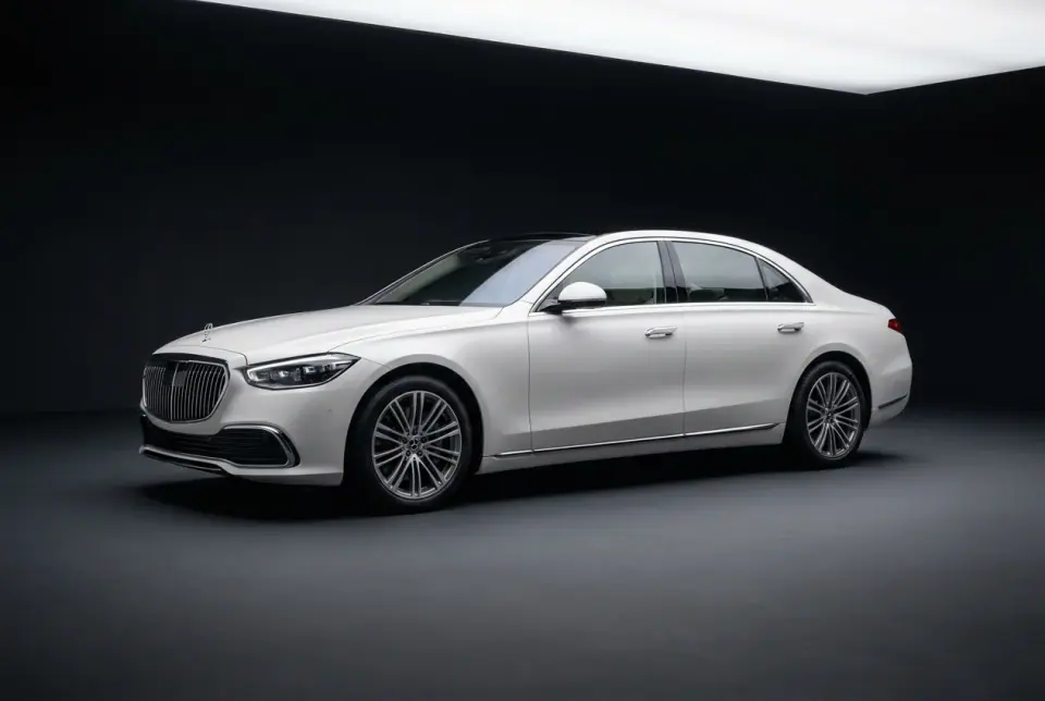 Mercedes-Benz S-Class S 500 4MATIC AMG Line — front three quarter